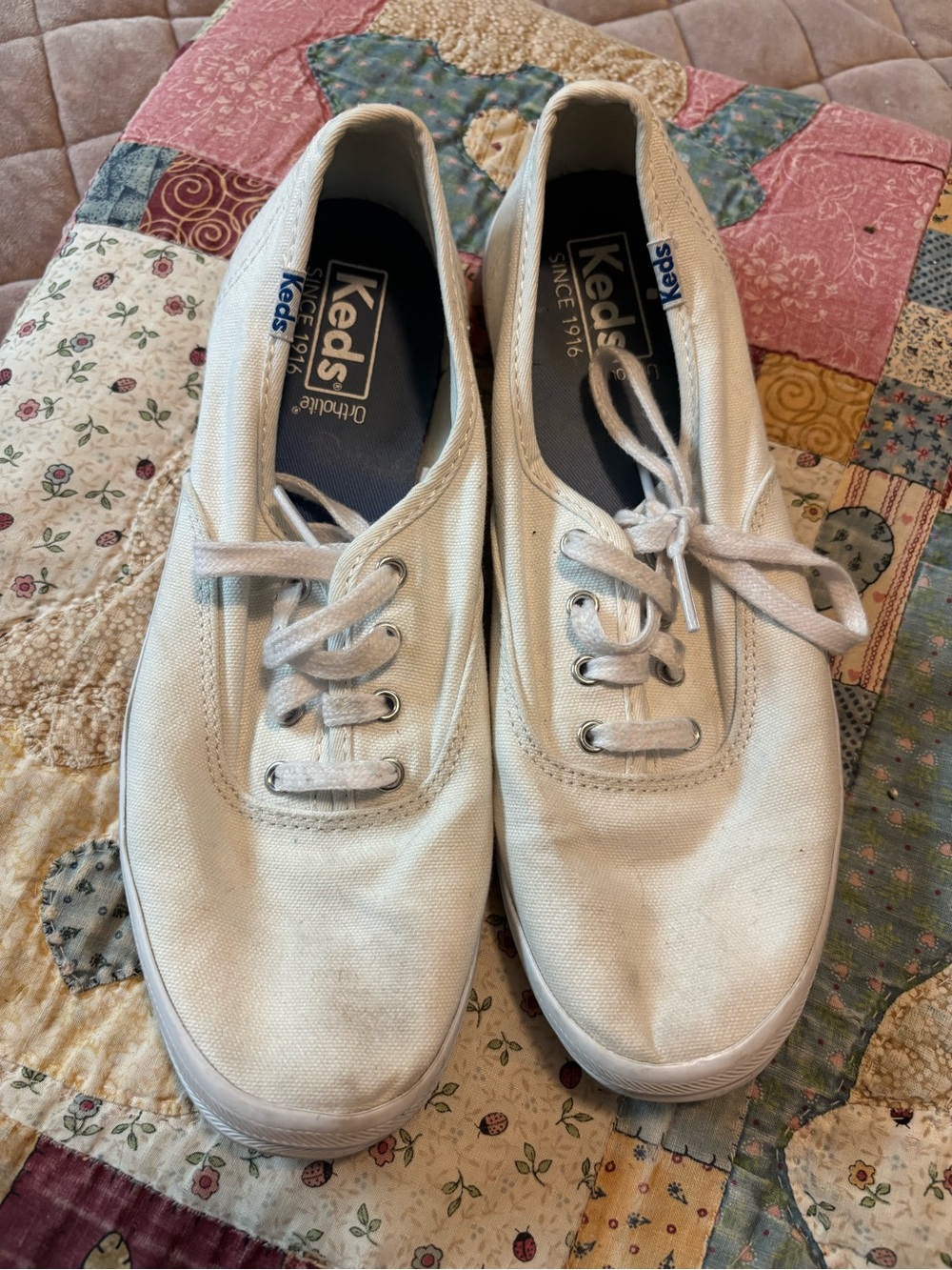 EuroSummer Coastal New England Keds White Canvas Low-Top Sneakers 6.5 US